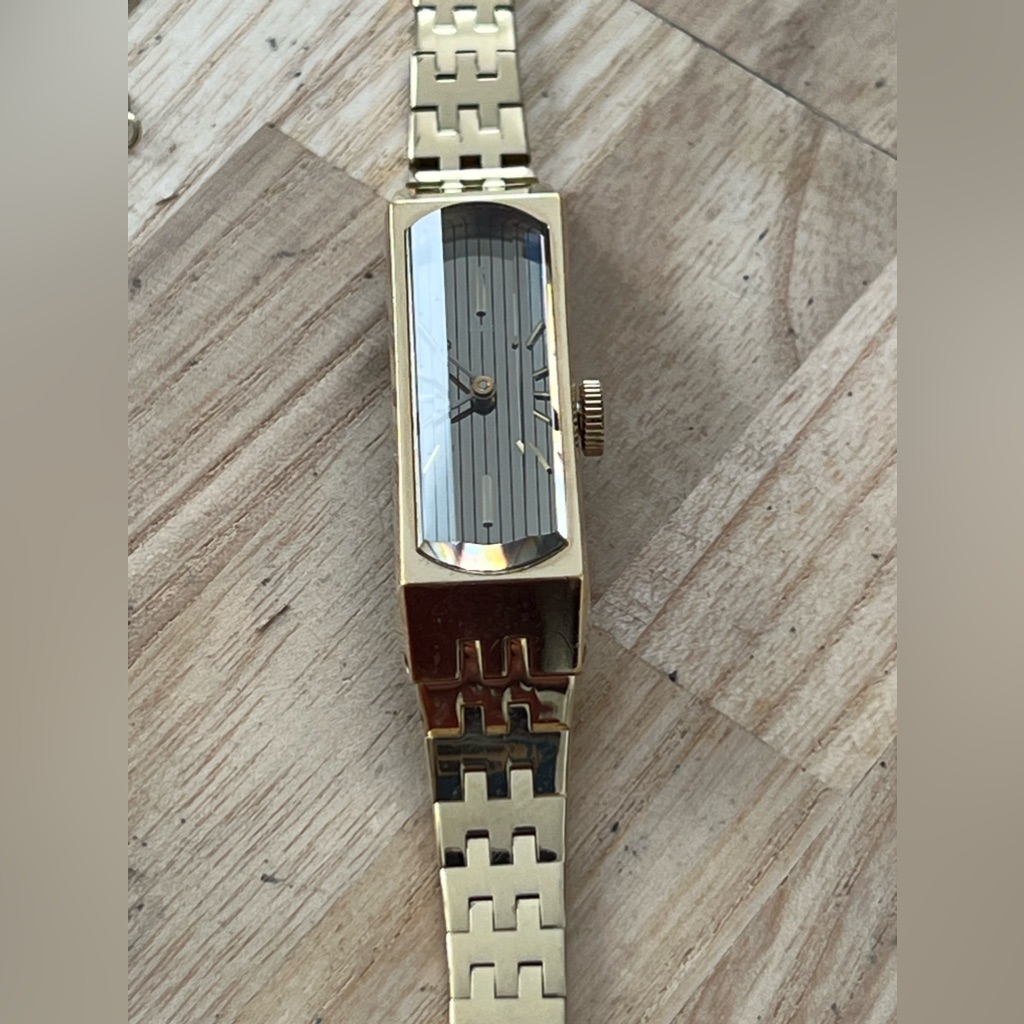 Seiko Gold Plated Ladies Watch Rare Vintage Mechanical Watch Stunning Crystal